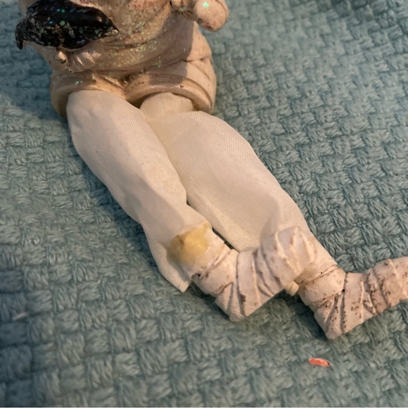 Halloween Mummy Dangler 7" - Picture 3 of 8